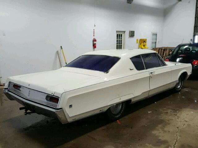 CE23G8C251685 - 1968 CHRYSLER NEWPORT WHITE photo 4