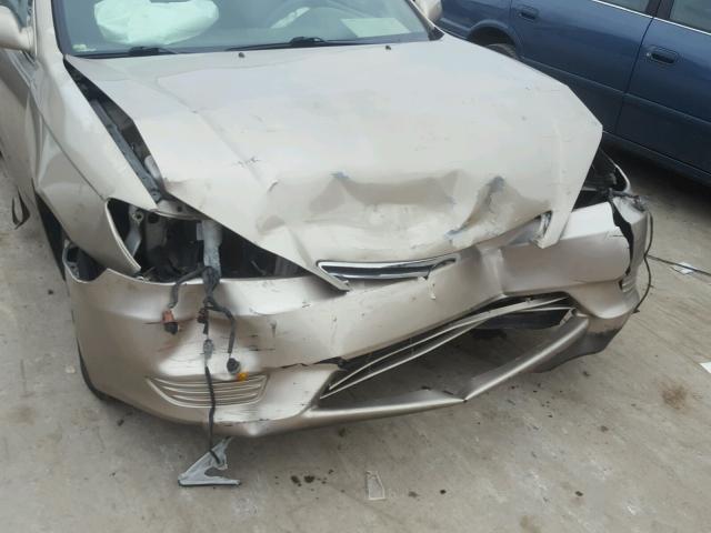 4T1BE32K25U046483 - 2005 TOYOTA CAMRY LE ოქროსფერი ფოტო 9