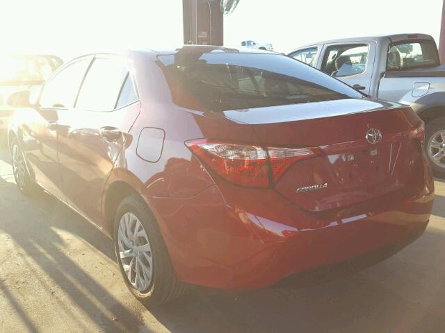 5YFBURHE4HP669908 - 2017 TOYOTA COROLLA L RED photo 3