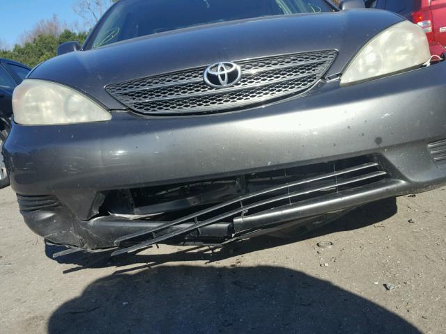 4T1BE32K04U928413 - 2004 TOYOTA CAMRY LE GRAY photo 9