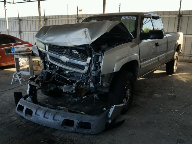 1GCHC29U64E387870 - 2004 CHEVROLET SILVERADO GOLD photo 2