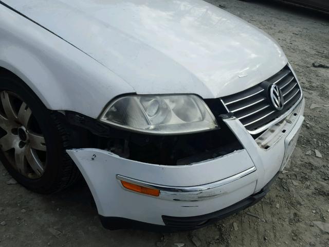 WVWYH63BX1E247381 - 2001 VOLKSWAGEN PASSAT GLX WHITE photo 9