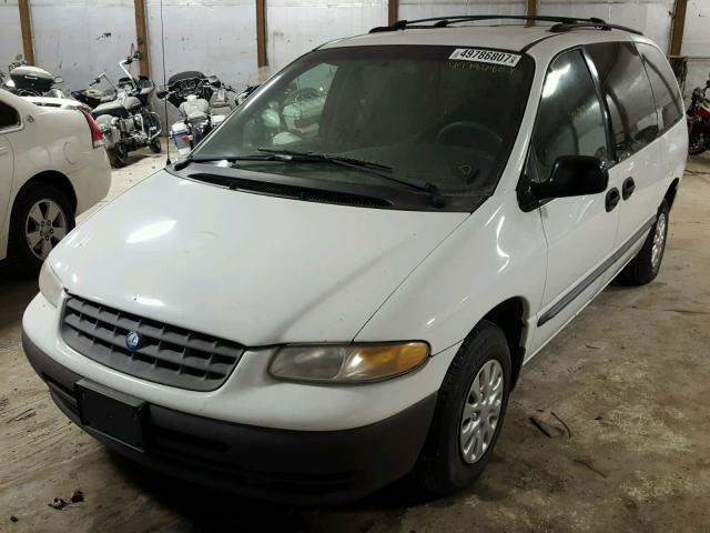 2P4GP24G2XR448846 - 1999 PLYMOUTH GRAND VOYA WHITE photo 2
