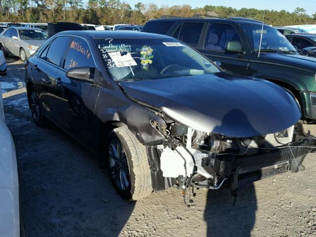 4T1BF1FK6HU349931 - 2017 TOYOTA CAMRY LE ნაცრისფერი ფოტო 1