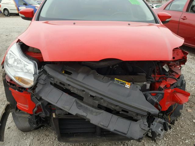 1FADP3F24DL295234 - 2013 FORD FOCUS SE RED photo 9