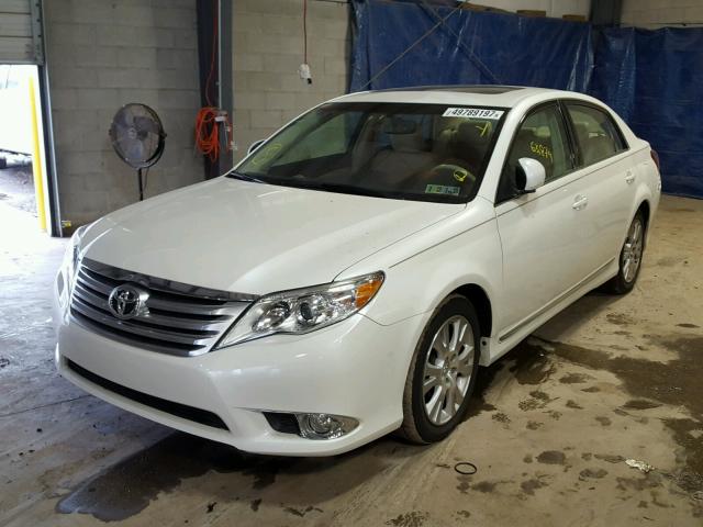 4T1BK3DB7BU427778 - 2011 TOYOTA AVALON BAS WHITE photo 2
