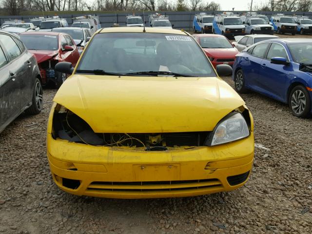 1FAFP31N76W205358 - 2006 FORD FOCUS ZX3 YELLOW photo 9