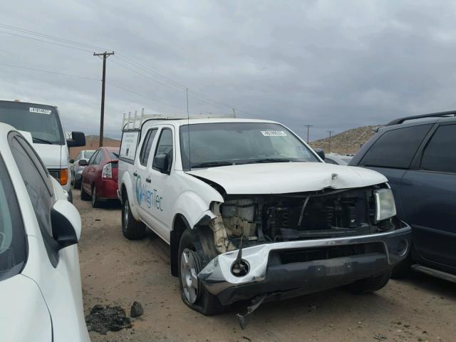 1N6AD07W06C474487 - 2006 NISSAN FRONTIER C WHITE photo 1