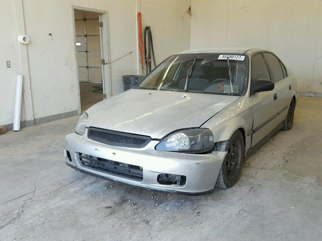 1HGEJ6677XL043979 - 1999 HONDA CIVIC LX SILVER photo 2