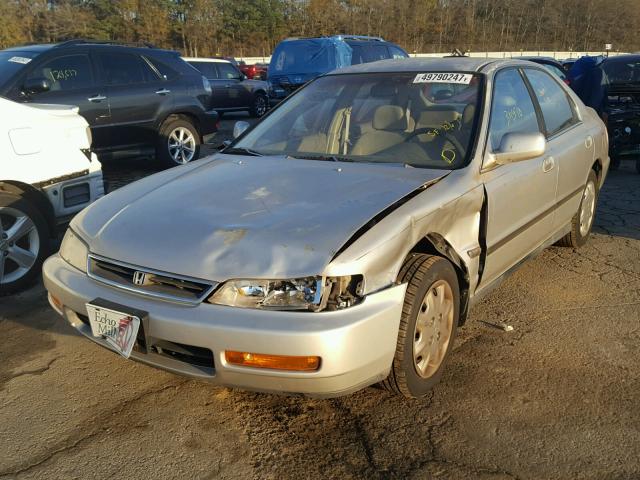 1HGCD5630TA243839 - 1996 HONDA ACCORD LX TAN photo 2