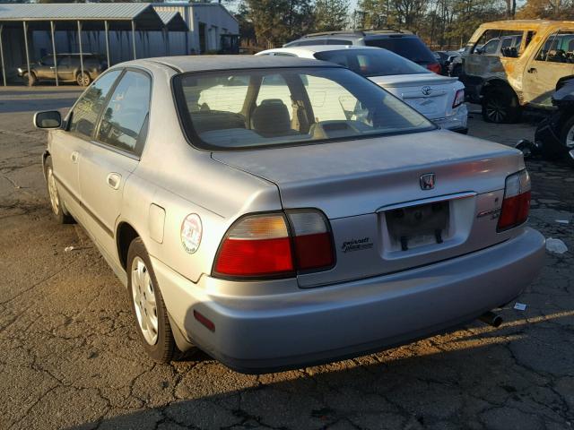 1HGCD5630TA243839 - 1996 HONDA ACCORD LX TAN photo 3