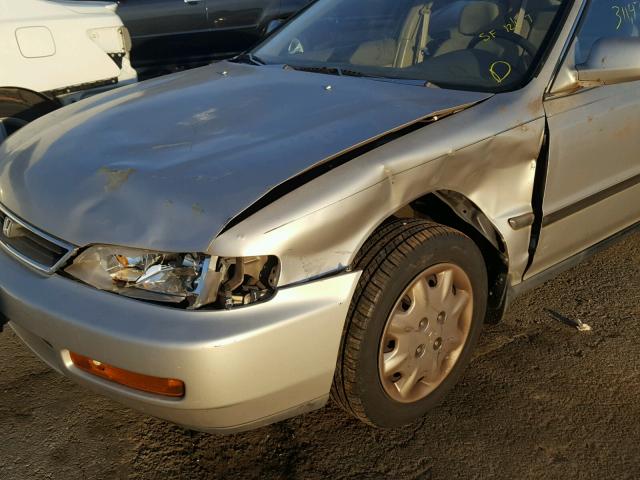 1HGCD5630TA243839 - 1996 HONDA ACCORD LX TAN photo 9