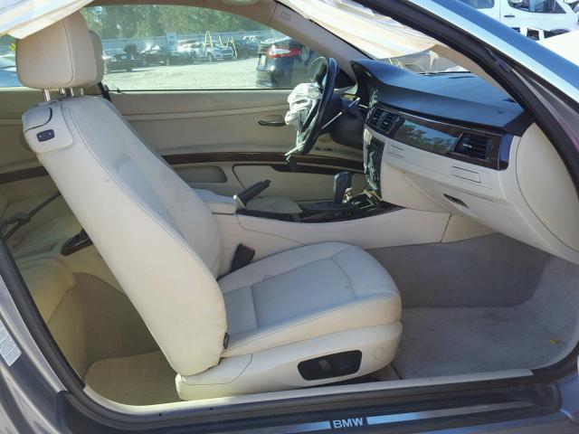 WBAWB33518P132813 - 2008 BMW 328 I GRAY photo 5