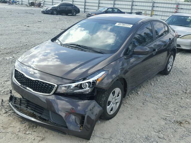 3KPFK4A7XHE043187 - 2017 KIA FORTE LX BROWN photo 2