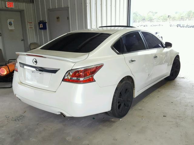 1N4AL3AP9DC157495 - 2013 NISSAN ALTIMA 2.5 WHITE photo 4