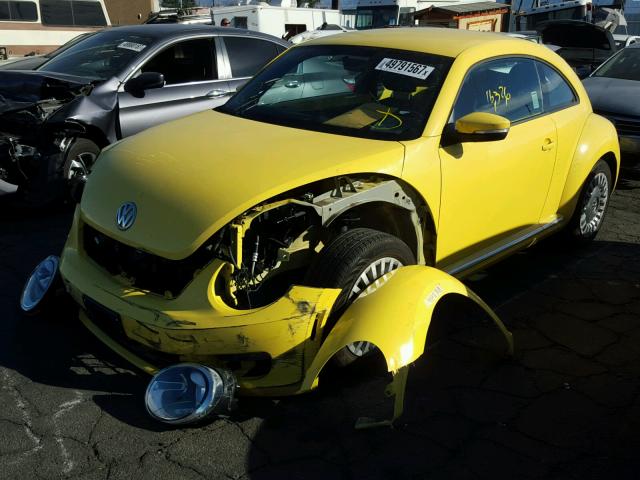 3VWJP7AT6EM630026 - 2014 VOLKSWAGEN BEETLE YELLOW photo 2