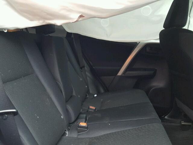 2T3BFREV3HW667622 - 2017 TOYOTA RAV4 LE Gümüş foto 6