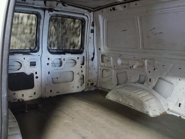 1FTRE14282HA09091 - 2002 FORD ECONOLINE WHITE photo 9