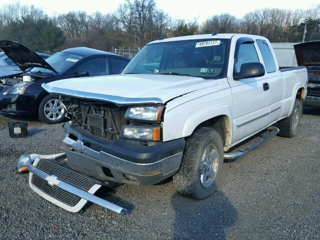 1GCEK19T74E221526 - 2004 CHEVROLET SILVERADO WHITE photo 2