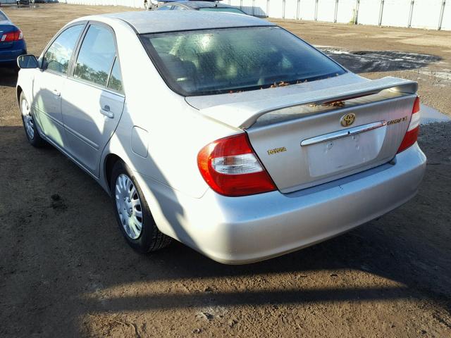 4T1BE32K12U049998 - 2002 TOYOTA CAMRY LE 银色 照片 3