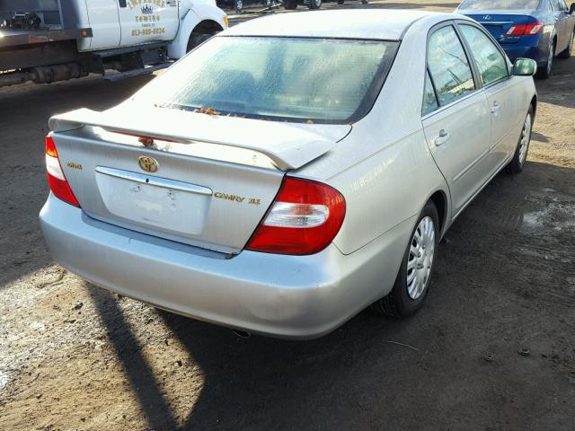 4T1BE32K12U049998 - 2002 TOYOTA CAMRY LE SILVER photo 4