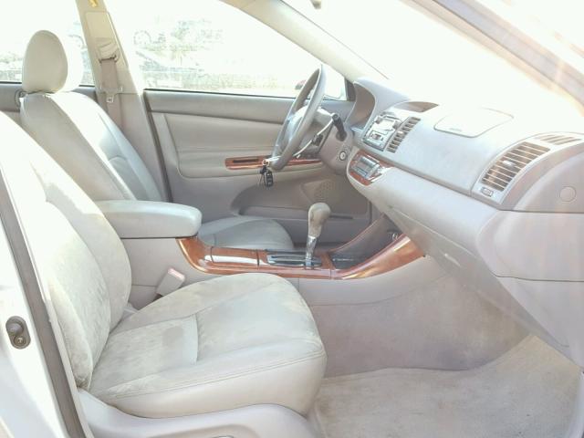 4T1BE32K12U049998 - 2002 TOYOTA CAMRY LE 银色 照片 5