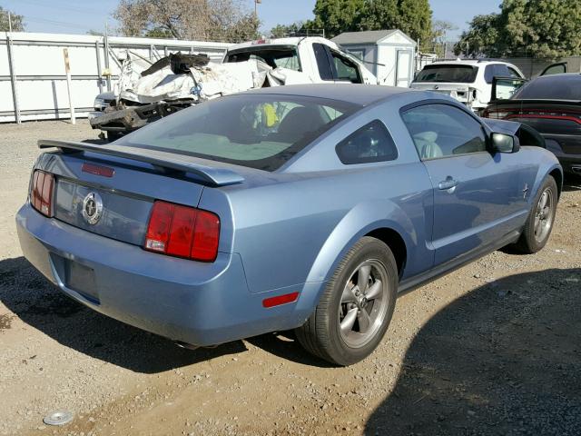 1ZVHT80N865122781 - 2006 FORD MUSTANG BLUE photo 4