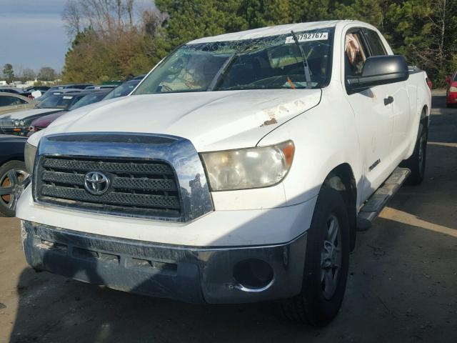 5TBRU54147S451489 - 2007 TOYOTA TUNDRA DOU WHITE photo 2