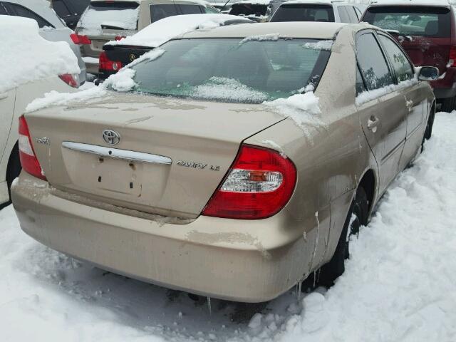 JTDBE32K420075121 - 2002 TOYOTA CAMRY LE GOLD photo 4