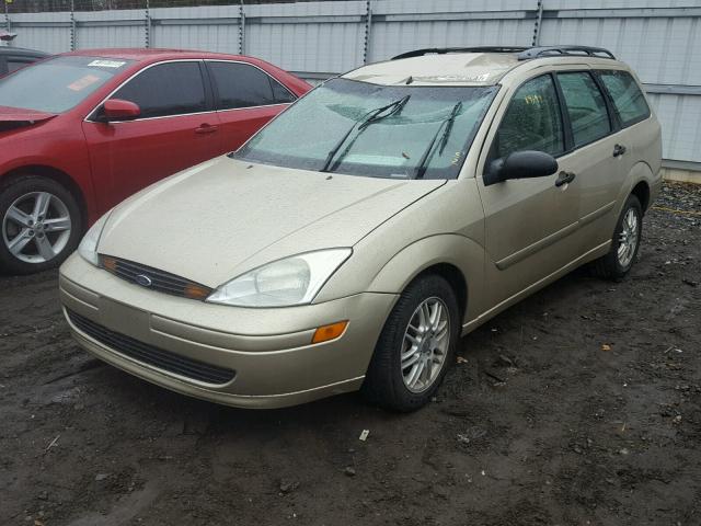 1FAFP36352W332143 - 2002 FORD FOCUS SE GOLD photo 2