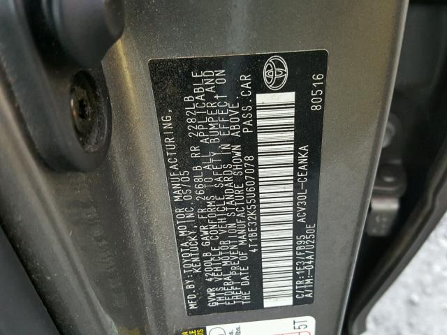 4T1BE32K55U607078 - 2005 TOYOTA CAMRY LE ნაცრისფერი ფოტო 10