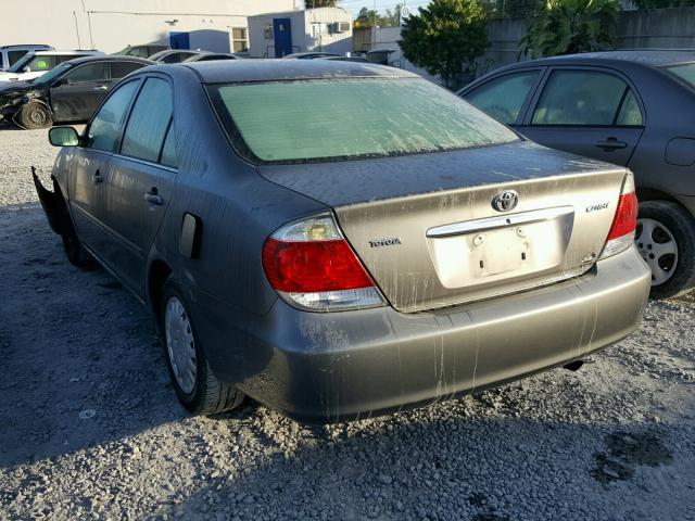 4T1BE32K55U607078 - 2005 TOYOTA CAMRY LE GRAY photo 3