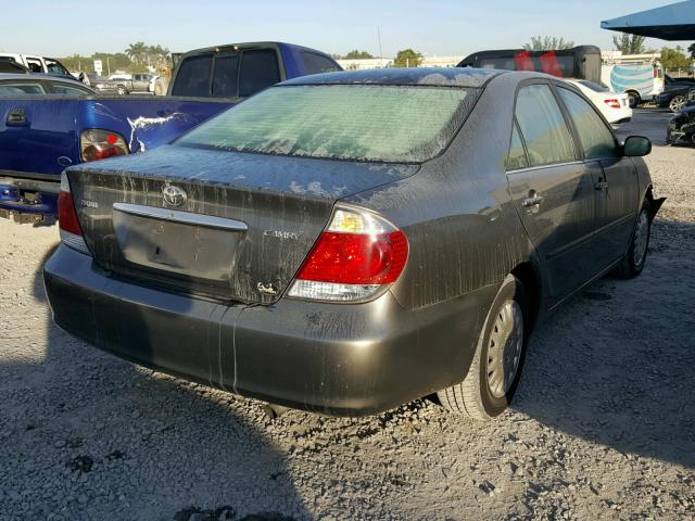 4T1BE32K55U607078 - 2005 TOYOTA CAMRY LE ნაცრისფერი ფოტო 4