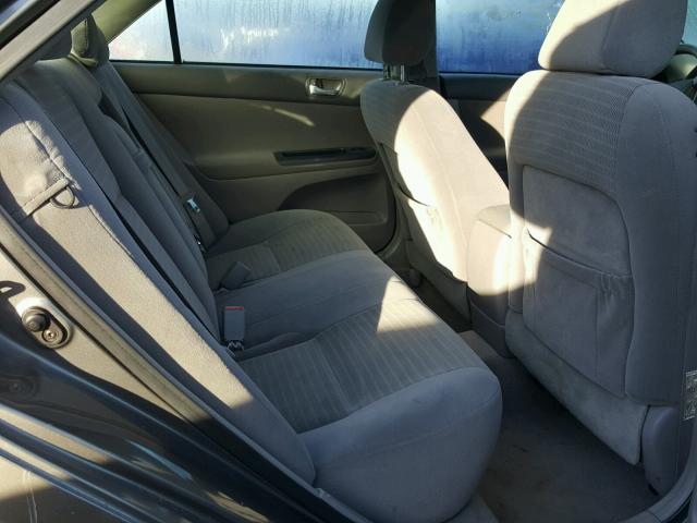 4T1BE32K55U607078 - 2005 TOYOTA CAMRY LE ნაცრისფერი ფოტო 6