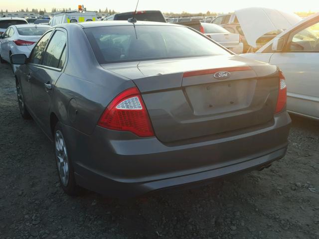 3FAHP0HA4AR337399 - 2010 FORD FUSION SE GRAY photo 3