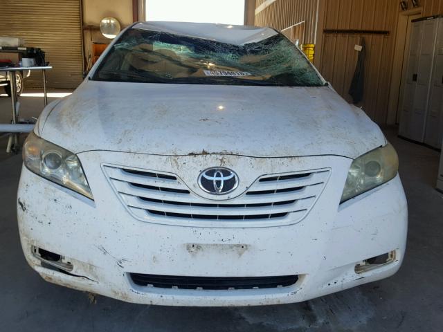 4T1BE46K27U571045 - 2007 TOYOTA CAMRY CE/L WHITE photo 9