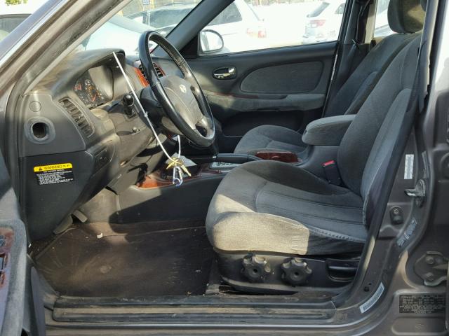 KMHWF35H24A945049 - 2004 HYUNDAI SONATA GLS GRAY photo 5