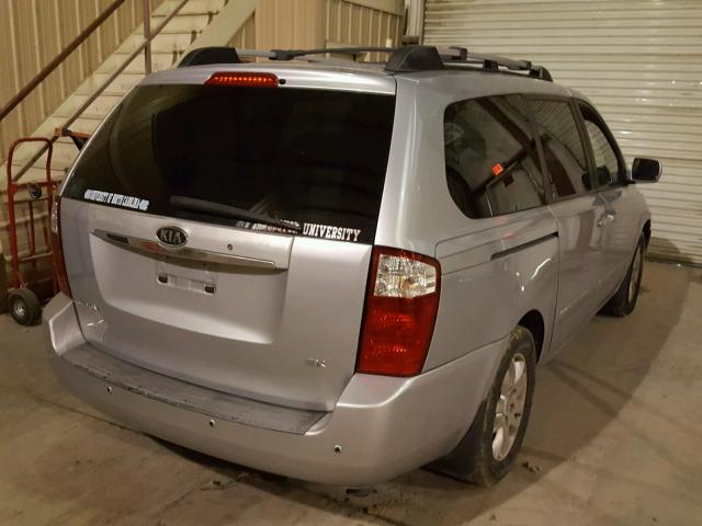 KNDMB233766062515 - 2006 KIA SEDONA EX SILVER photo 4