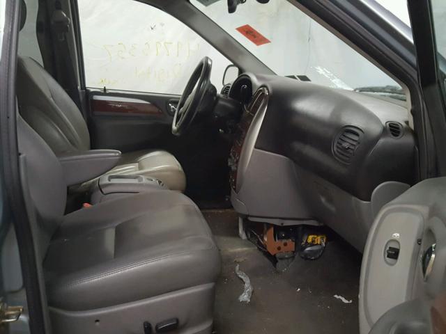 2A4GP64L26R608483 - 2006 CHRYSLER TOWN & COU SILVER photo 5