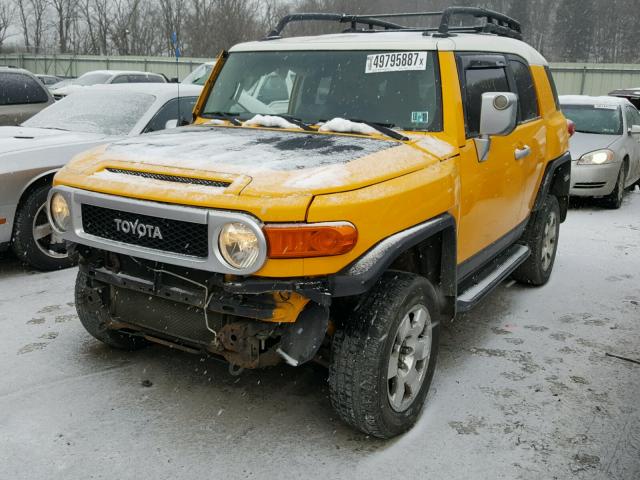 JTEBU11F770036599 - 2007 TOYOTA FJ CRUISER YELLOW photo 2