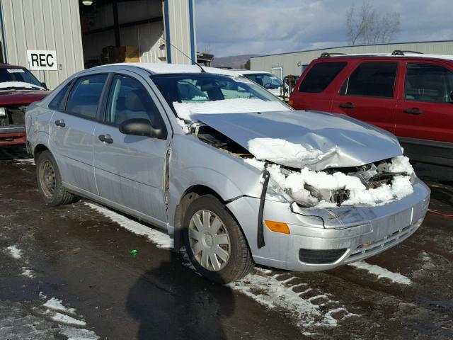 1FAFP34N67W157008 - 2007 FORD FOCUS ZX4 SILVER photo 1