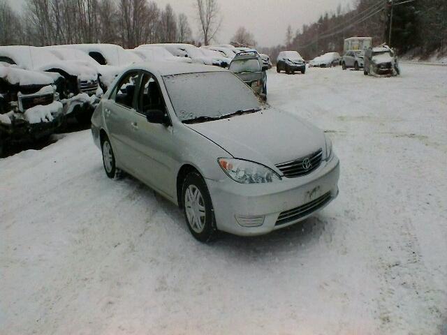 JTDBE32K753030239 - 2005 TOYOTA CAMRY LE ვერცხლისფერი ფოტო 1