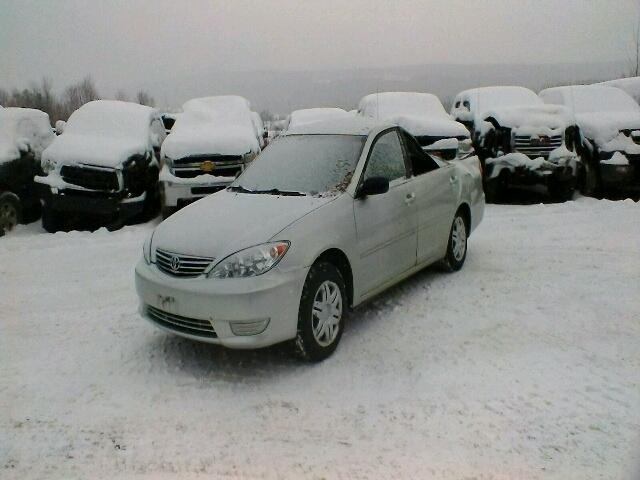 JTDBE32K753030239 - 2005 TOYOTA CAMRY LE SILVER photo 2