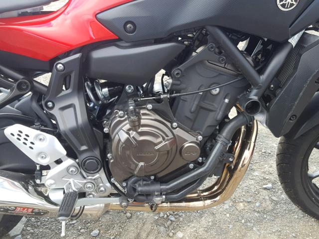 JYARM06E9HA011367 - 2017 YAMAHA FZ07 RED photo 7