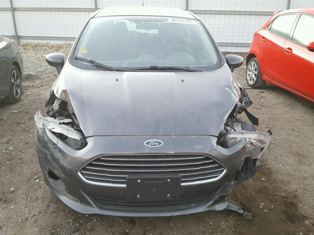 3FADP4EJ5HM104021 - 2017 FORD FIESTA SE GRAY photo 9