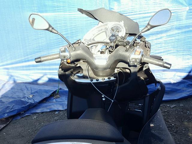 ZAPTA10W6J5000009 - 2018 PIAGGIO MP3 500 GRAY photo 5