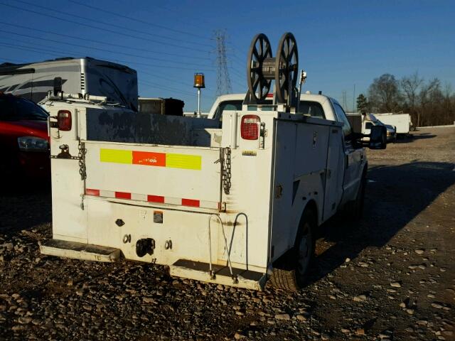 1FDWF30528EC54289 - 2008 FORD F350 SRW S WHITE photo 4