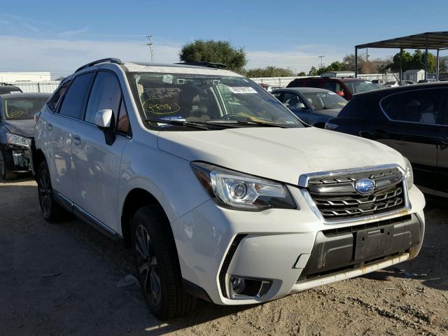 JF2SJGWCXHH806877 - 2017 SUBARU FORESTER 2 WHITE photo 1