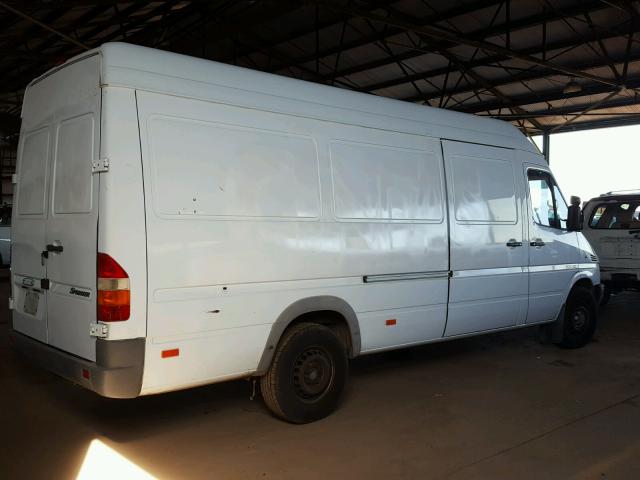 WDYPD744X65873795 - 2006 FREIGHTLINER SPRINTER 2 WHITE photo 4