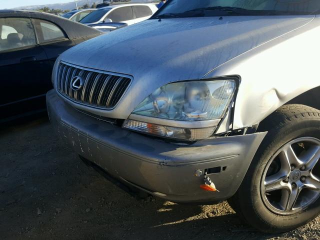 JTJHF10U310232570 - 2001 LEXUS RX 300 SILVER photo 9